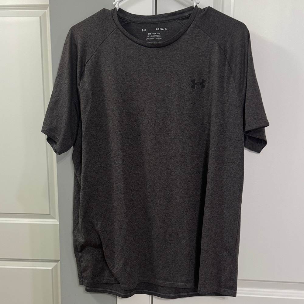 Under Armour Men's Dark Gray Short Sleeve Tee